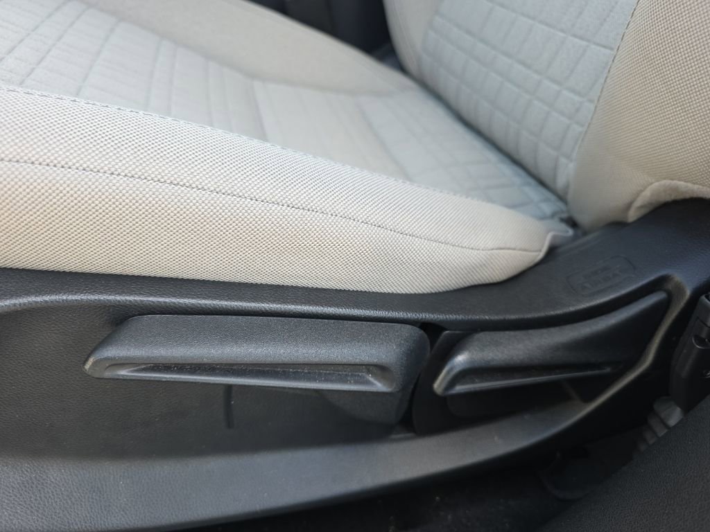 Used 2023 Honda HR-V LX image 11