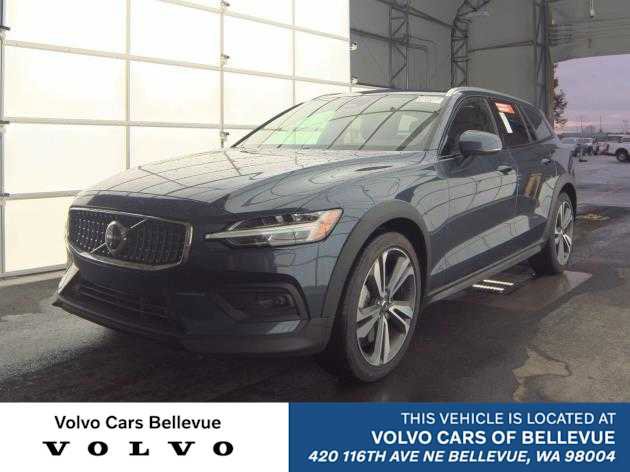 Used 2025 Volvo V60 B5 Cross Country Plus