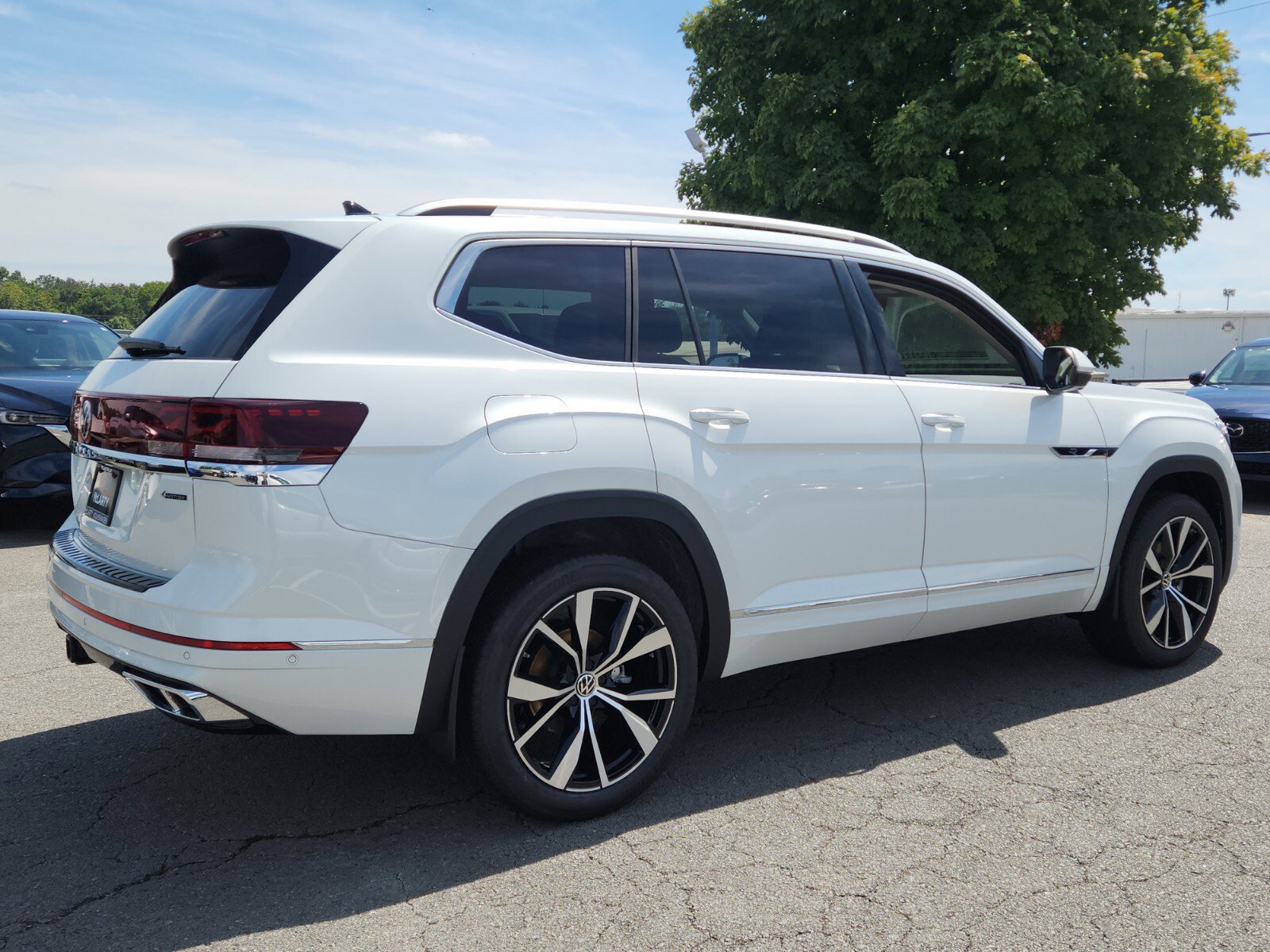 New 2026 Volkswagen Atlas SEL Premium R-Line image 3