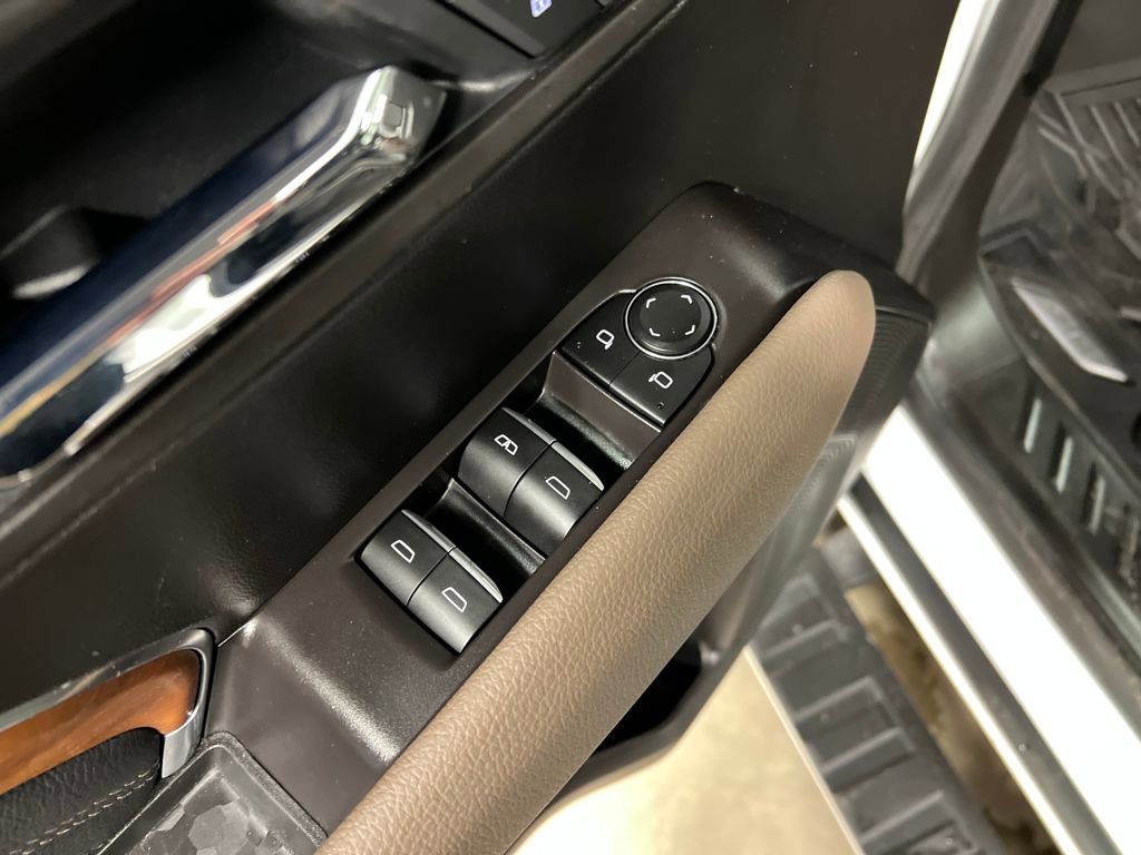 Certified 2025 GMC Canyon Denali image 16