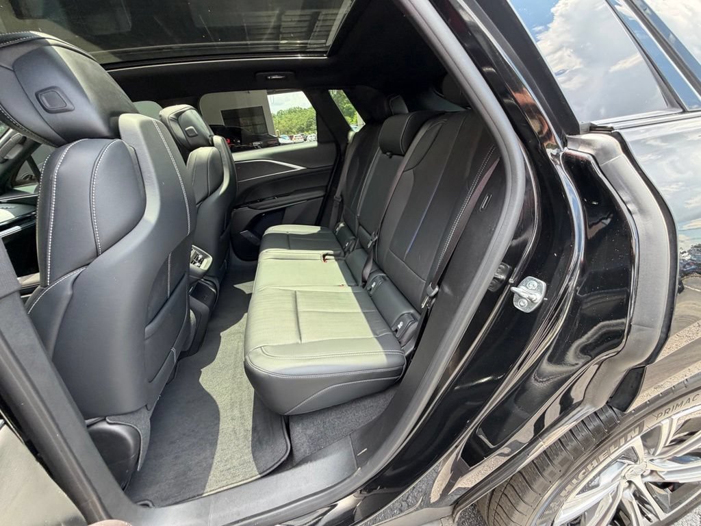 Used 2024 Cadillac Lyriq Luxury AWD/4WD image 31