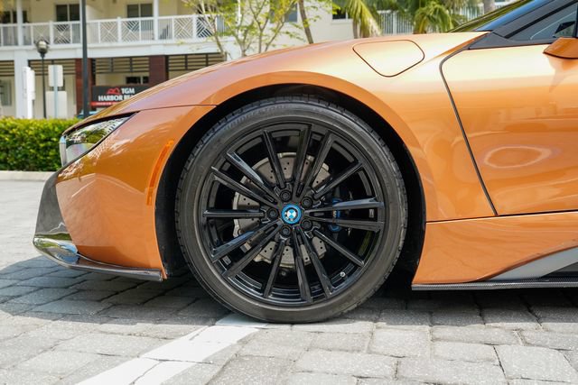 Used 2019 BMW i8 Roadster AWD/4WD image 13