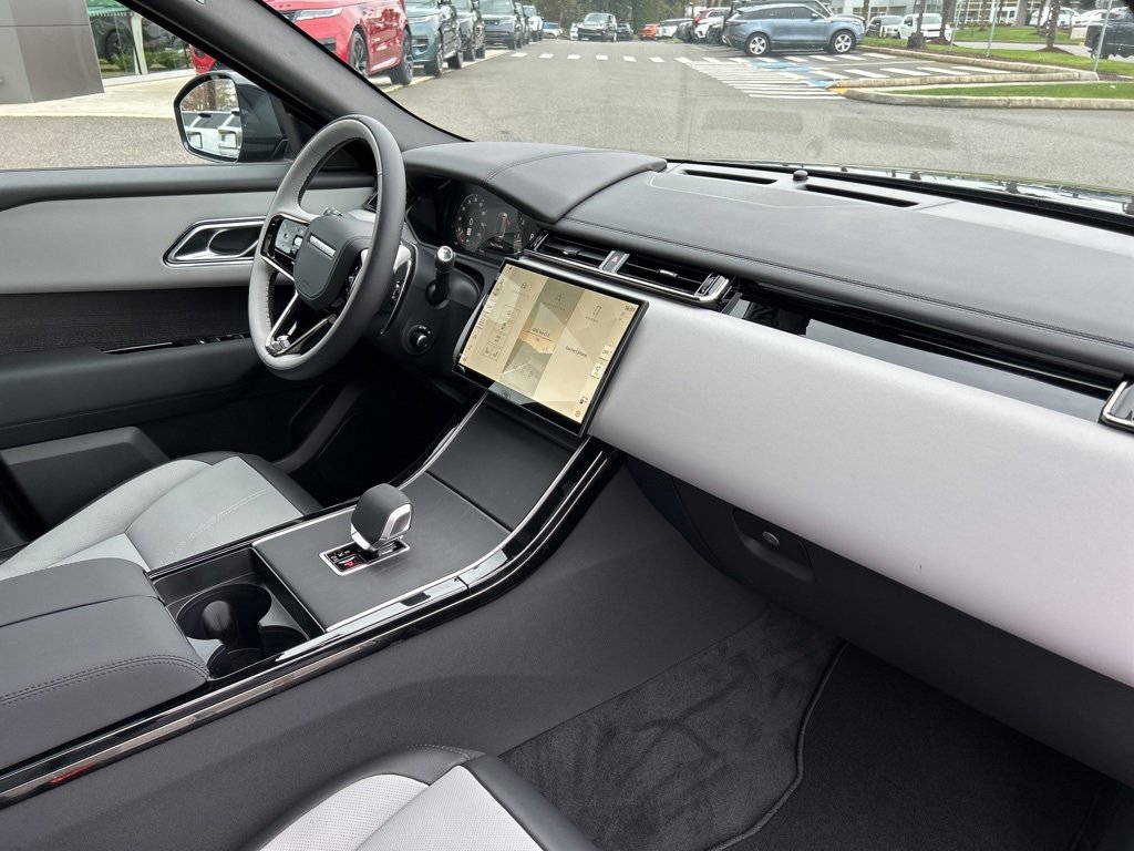 New 2026 Land Rover Range Rover Velar Dynamic SE image 20