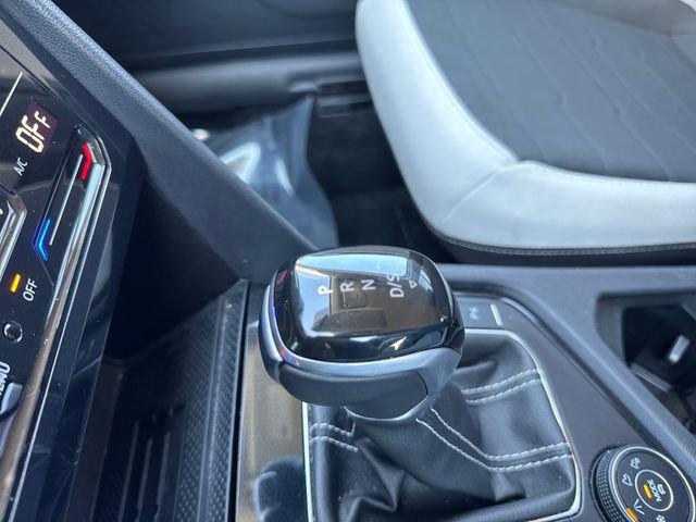 Used 2025 Volkswagen Taos SE image 27