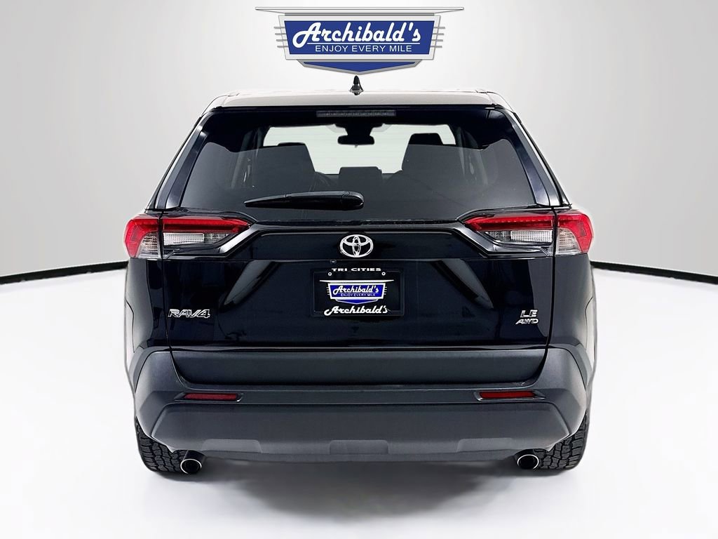 Used 2022 Toyota RAV4 LE image 6