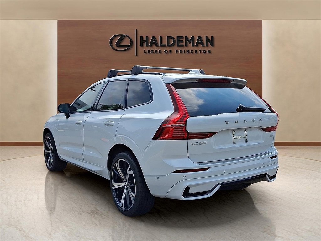 Used 2022 Volvo XC60 T8 R-Design w/ Advanced Package image 4