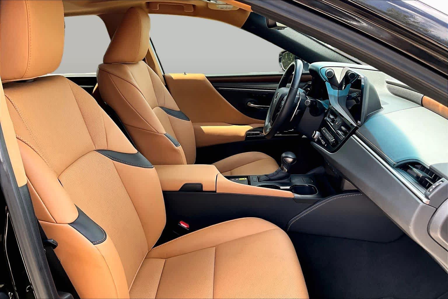 Used 2025 Lexus ES 350 w/ Premium Package FWD image 9