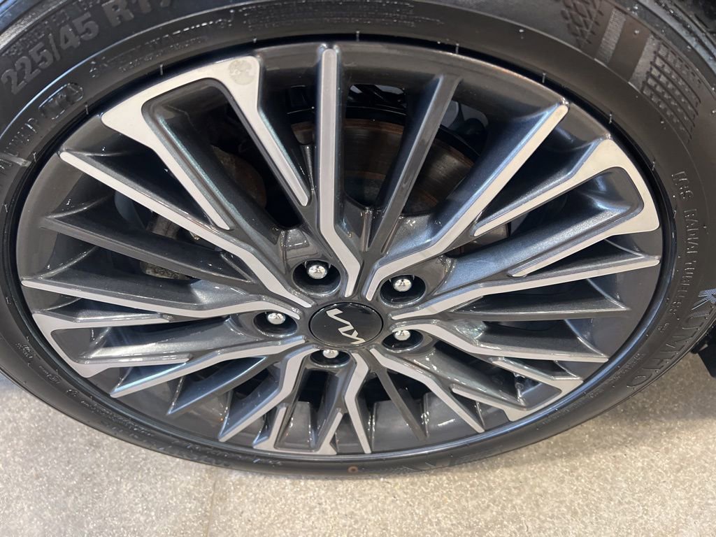 Certified 2024 Kia Forte GT-Line image 39