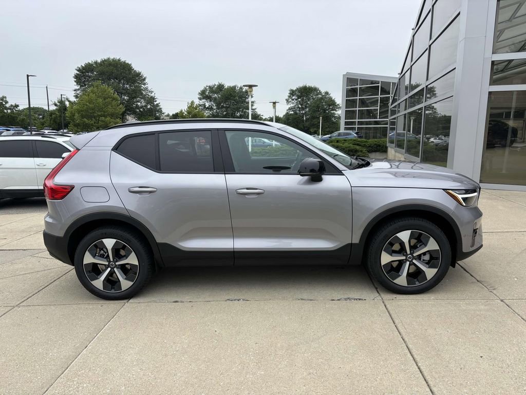 New 2026 Volvo XC40 B5 Plus w/ Protection Package Premier image 8