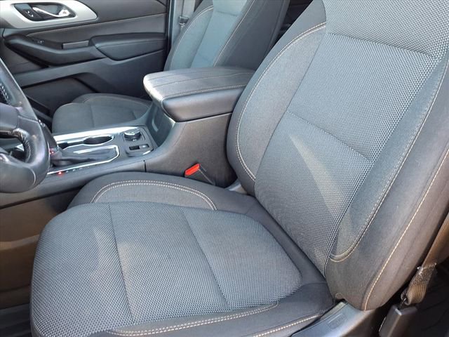 Certified 2020 Chevrolet Traverse LT image 3