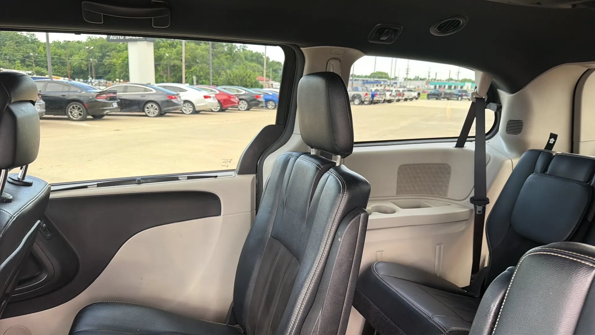 Used 2019 Dodge Grand Caravan SXT w/ Driver Convenience Group FWD image 43