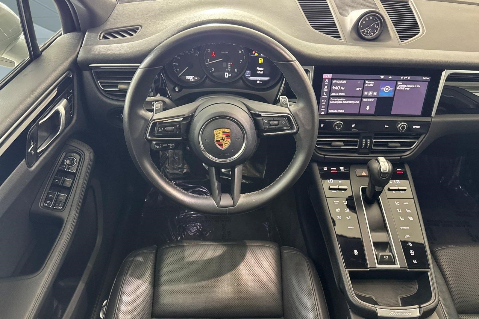 Used 2023 Porsche Macan AWD/4WD image 31