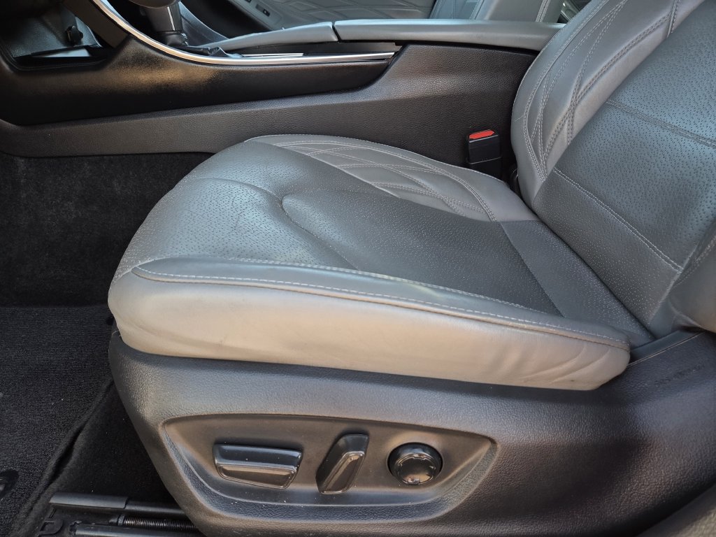 Used 2019 Toyota Avalon Limited w/ Advanced Safety Package FWD image 16