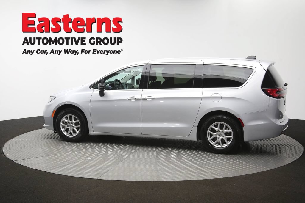 Used 2024 Chrysler Pacifica Touring-L FWD image 63