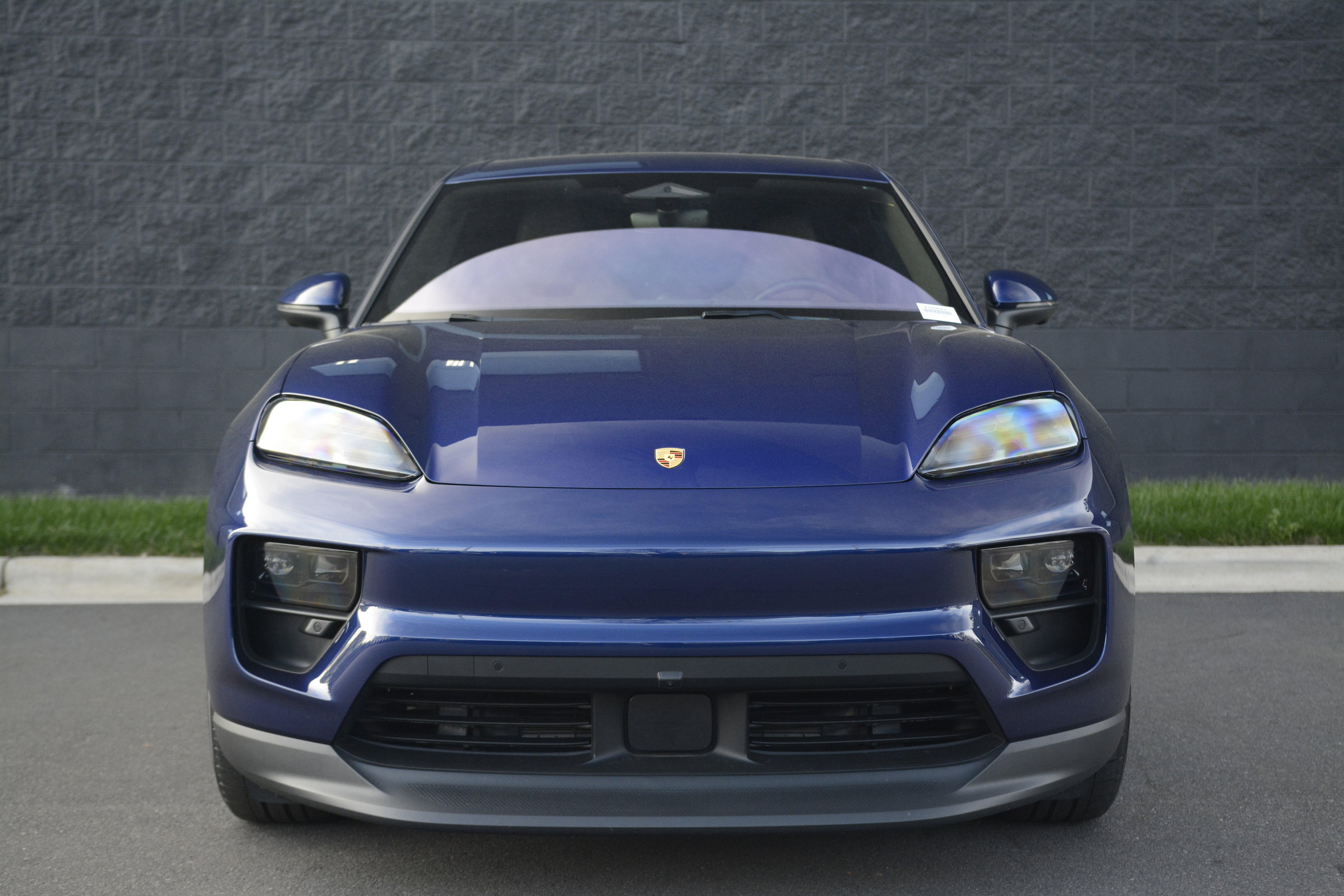 Certified 2025 Porsche Macan 4S Electric image 10