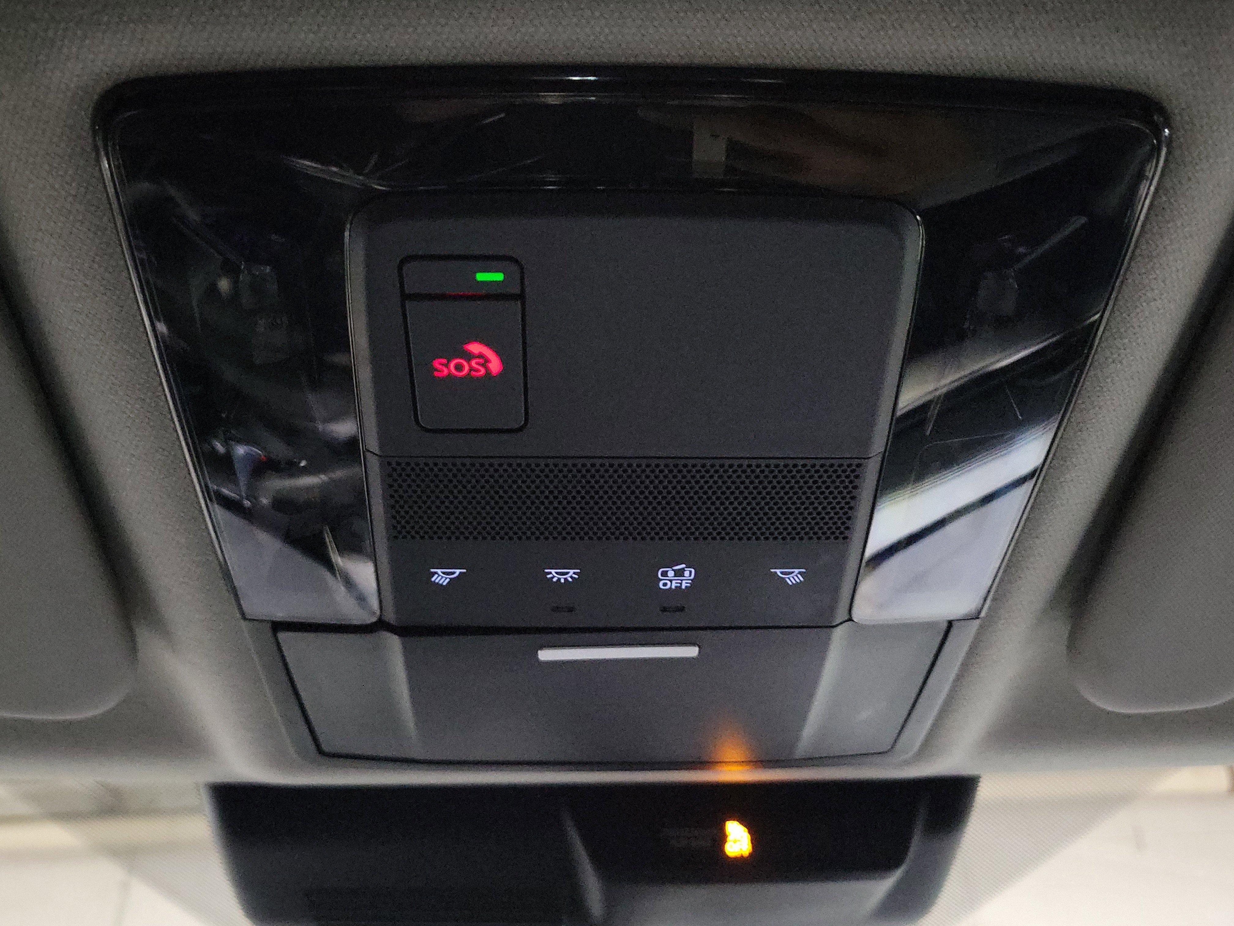 Used 2025 Mitsubishi Outlander SE image 39