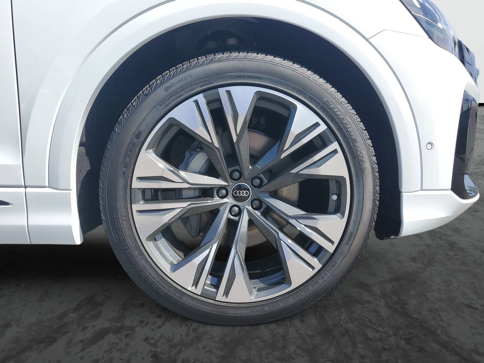 New 2026 Audi Q8 Premium Plus AWD/4WD image 6