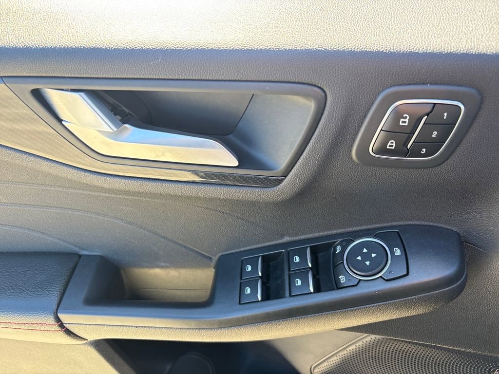 Used 2023 Ford Escape ST-Line Elite w/ Premium Technology Package image 17