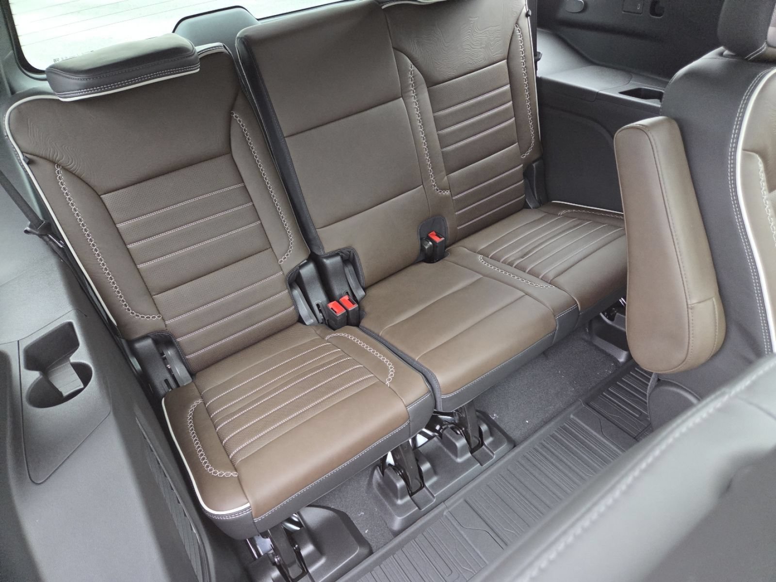 New 2026 GMC Yukon Denali Ultimate AWD/4WD image 26