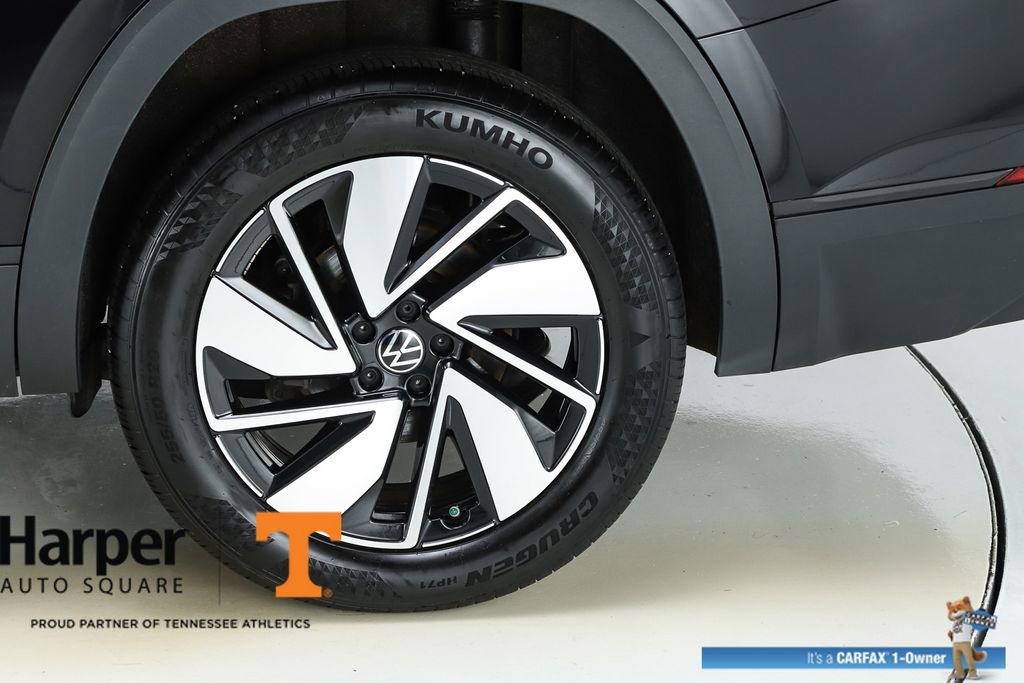 Used 2024 Volkswagen Atlas SE w/ Panoramic Sunroof Package FWD image 6