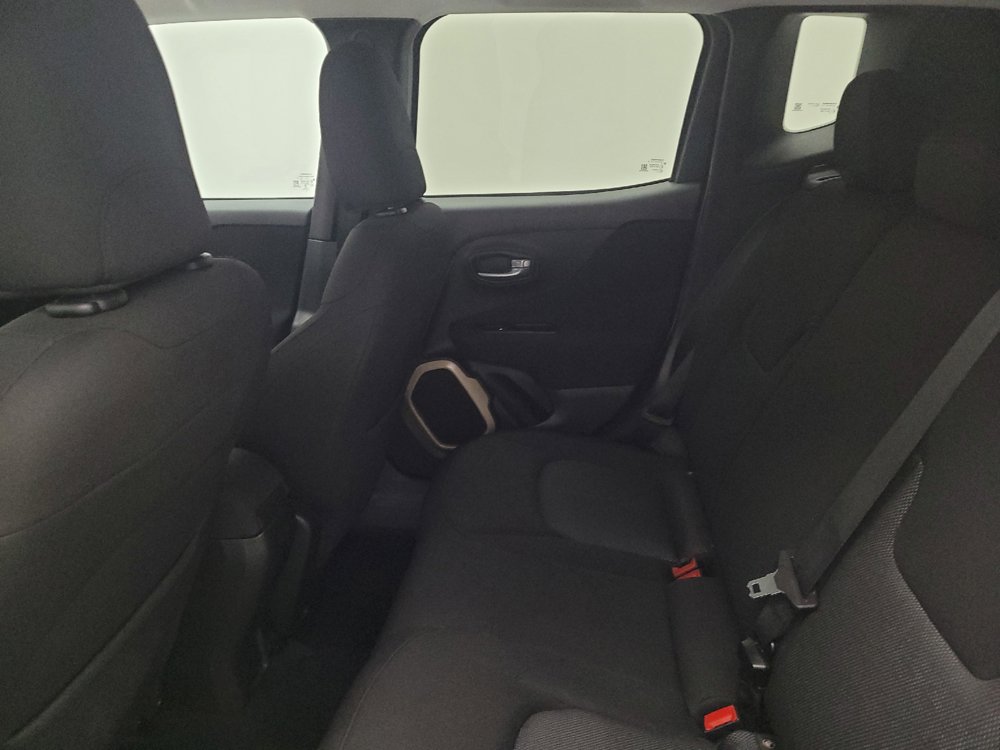 Used 2016 Jeep Renegade Latitude AWD/4WD image 18