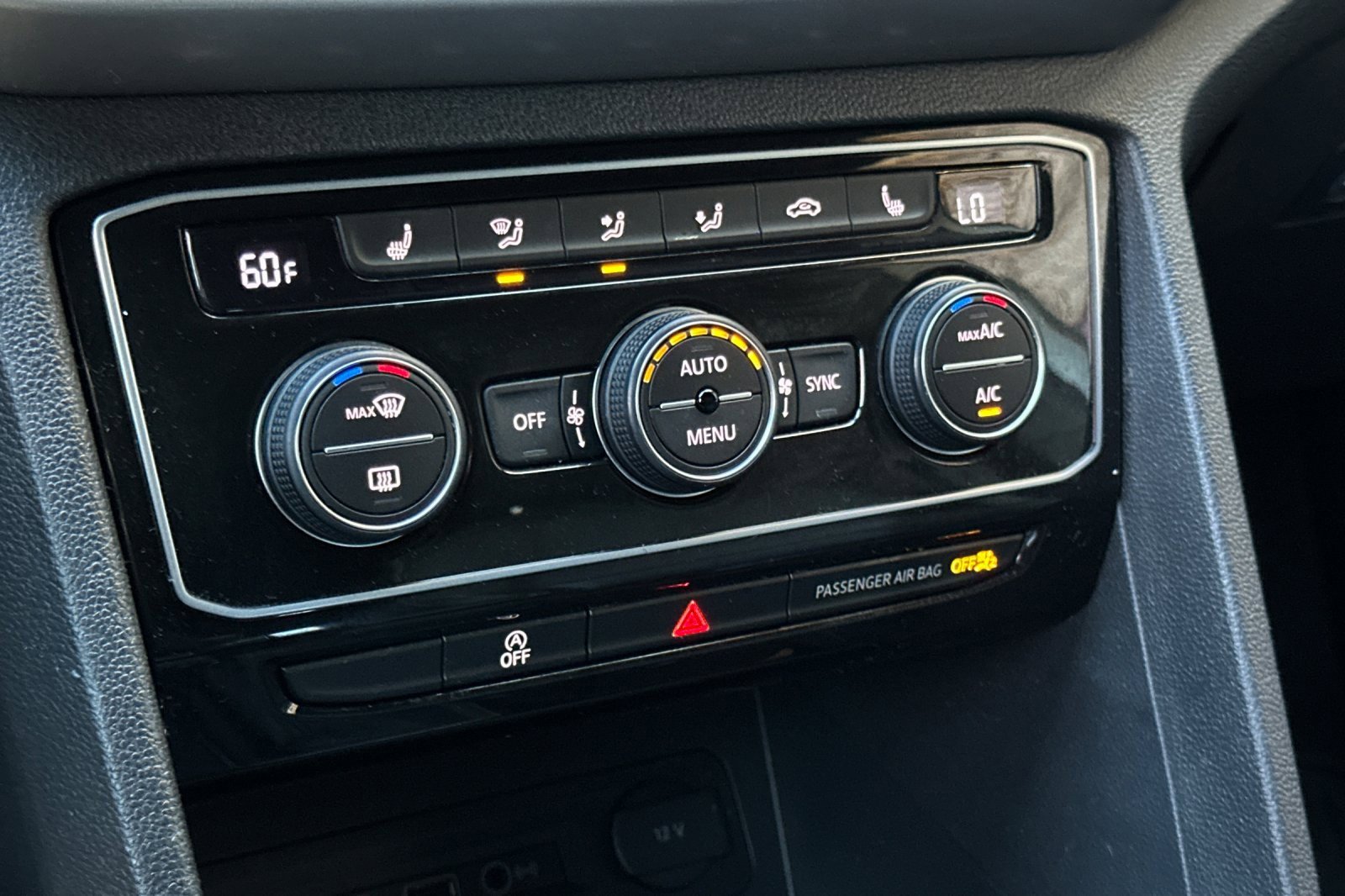 Used 2020 Volkswagen Atlas Cross Sport SEL image 17