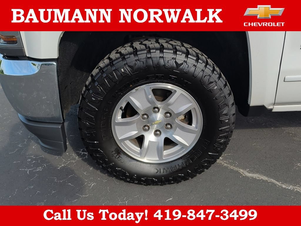 Used 2018 Chevrolet Silverado 1500 LT w/ All Star Edition AWD/4WD image 10