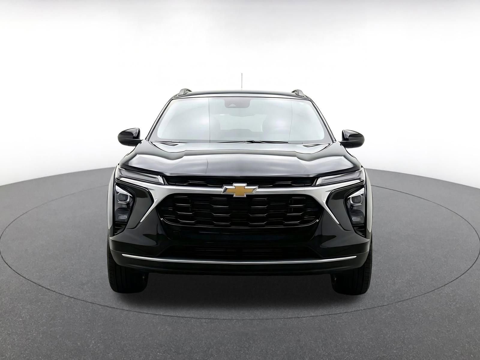 Used 2025 Chevrolet Trax LT w/ LT Convenience Package FWD image 2