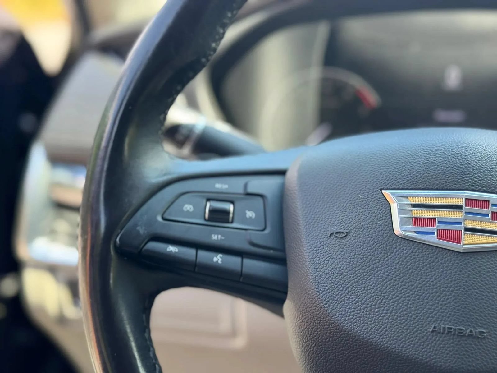 Used 2019 Cadillac XT4 Luxury FWD image 25