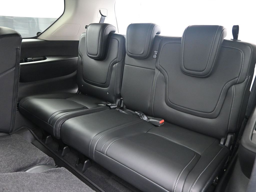 New 2026 Nissan Armada SV image 17
