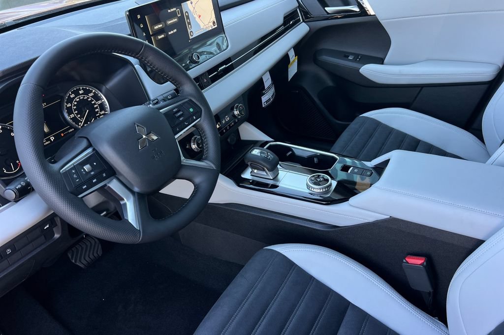 New 2026 Mitsubishi Outlander SE FWD image 11