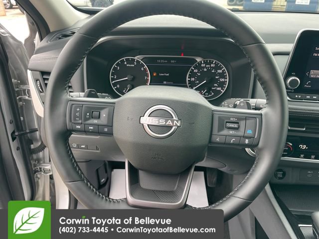 Used 2025 Nissan Rogue SV image 22