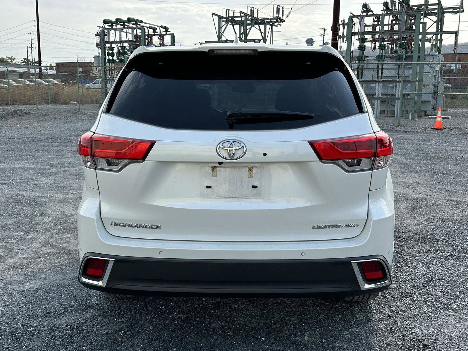Used 2018 Toyota Highlander Limited image 7