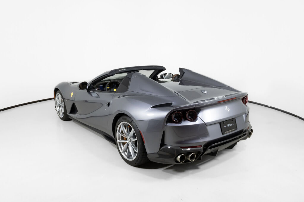 Used 2021 Ferrari 812 GTS image 5