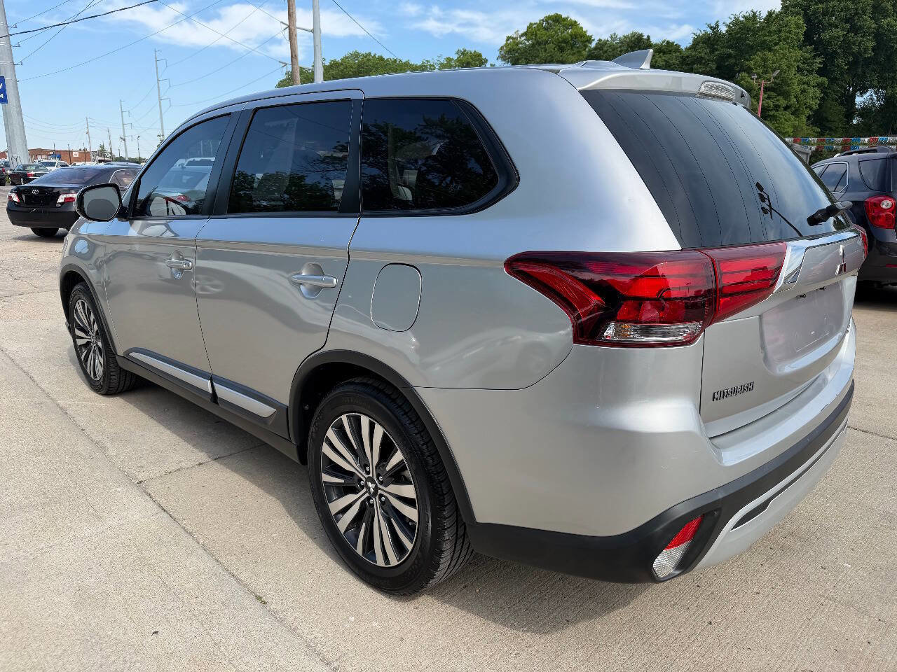 Used 2019 Mitsubishi Outlander SE FWD image 5