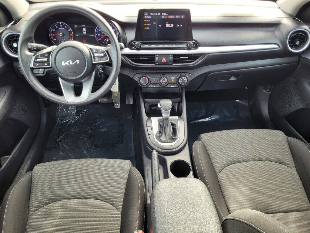 Used 2023 Kia Forte LXS image 17