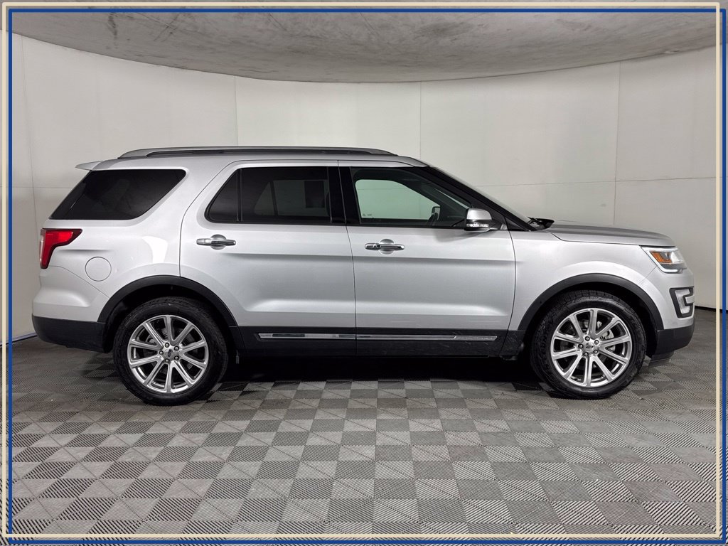 Used 2017 Ford Explorer Limited AWD/4WD image 7