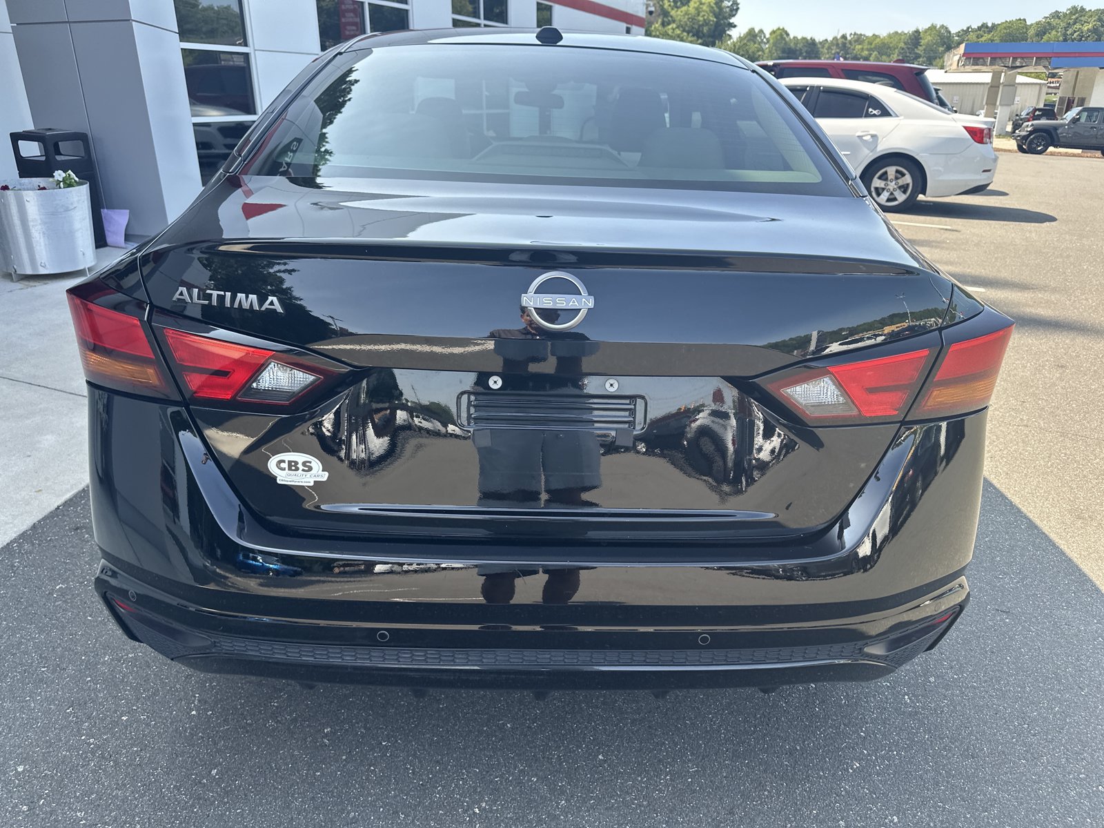 Used 2025 Nissan Altima 2.5 SV FWD image 7