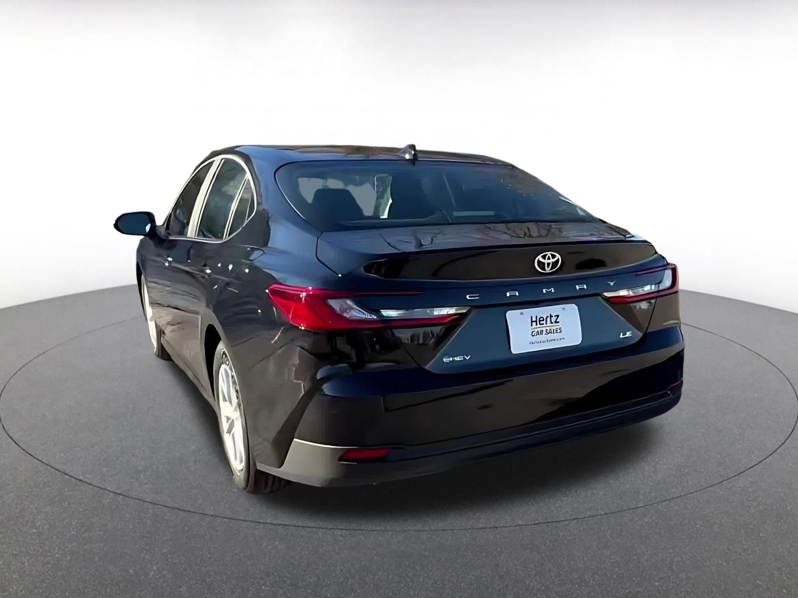 Used 2025 Toyota Camry LE image 10