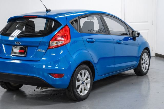 Used 2012 Ford Fiesta SE w/ Moon & Mood Pkg FWD image 12