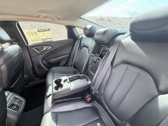 Used 2017 Chrysler 200 Limited Platinum w/ Comfort & Convenience Group FWD image 25