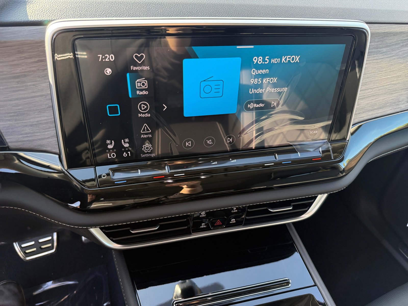 New 2026 Volkswagen Atlas SEL Premium R-Line image 12