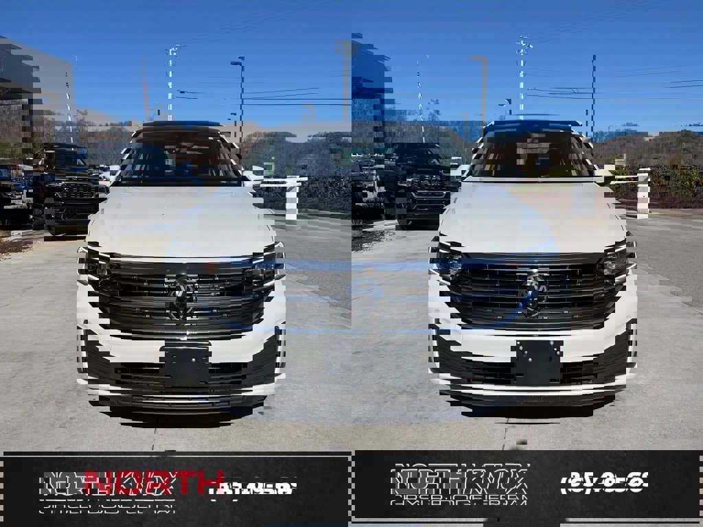 Used 2024 Volkswagen Jetta SEL image 32