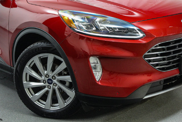 Certified 2022 Ford Escape Titanium w/ Titanium Elite Package AWD/4WD image 2