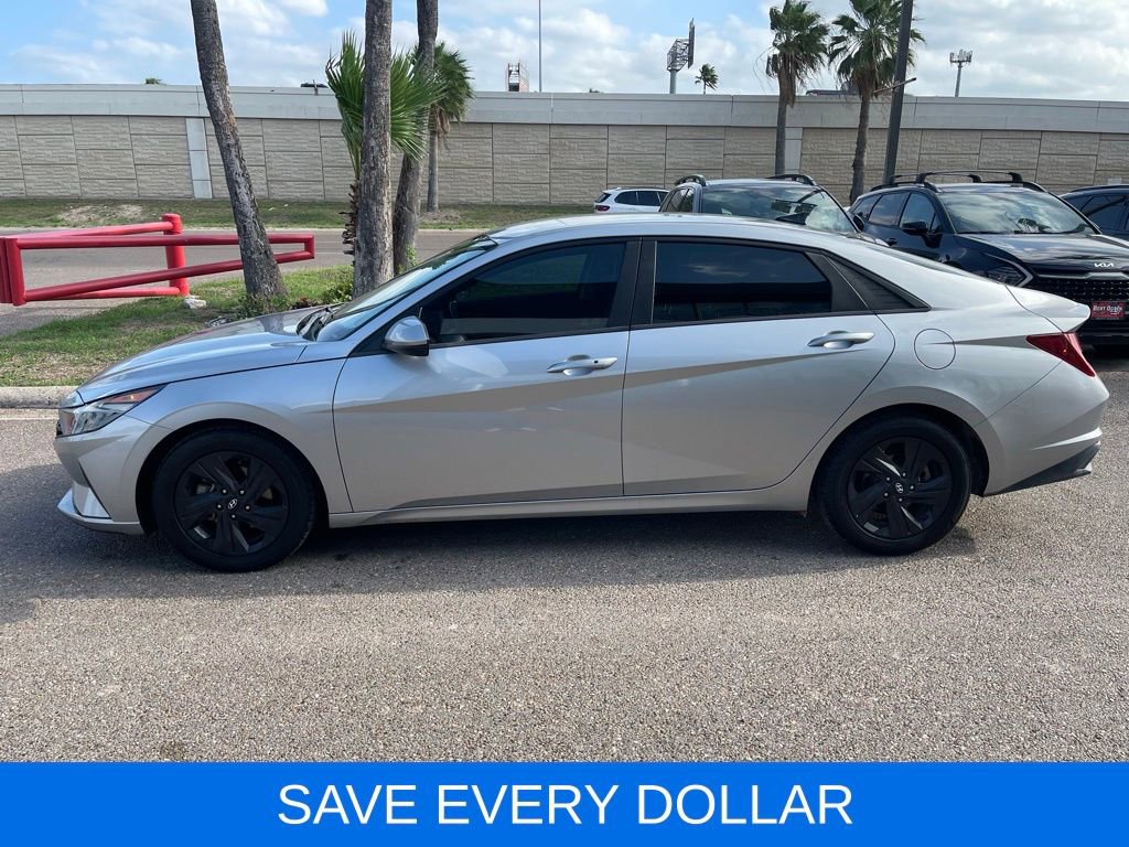 Used 2021 Hyundai Elantra SEL w/ Convenience Package image 3