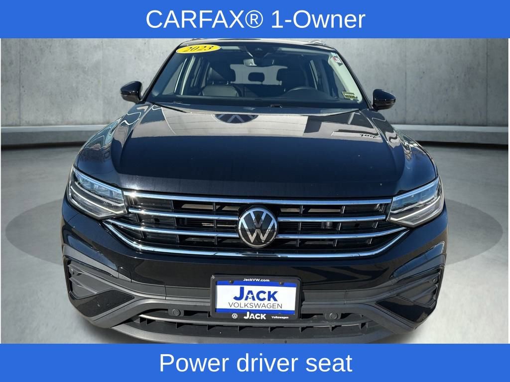 Used 2023 Volkswagen Tiguan SE w/ Panoramic Sunroof Package image 6