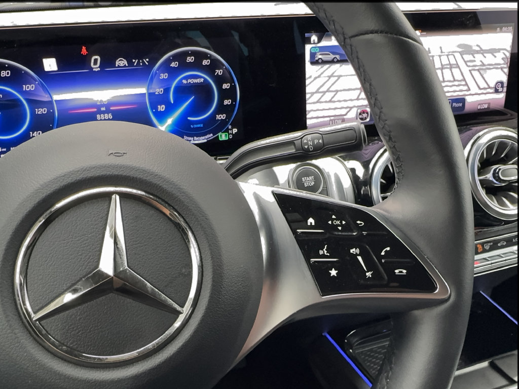 Used 2024 Mercedes-Benz EQB 300 4MATIC image 47