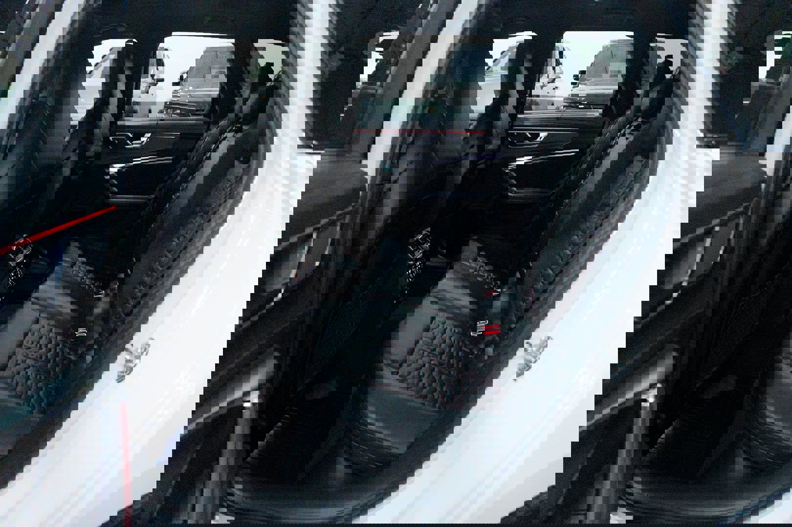 Used 2021 Audi RS 6 w/ Executive Package image 28