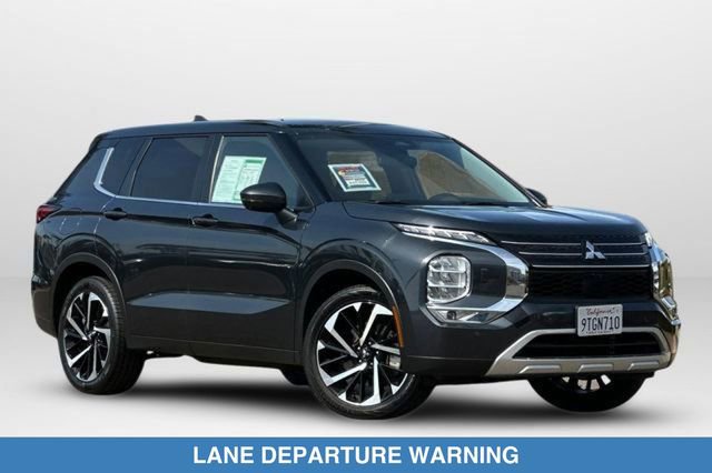 Used 2024 Mitsubishi Outlander SE