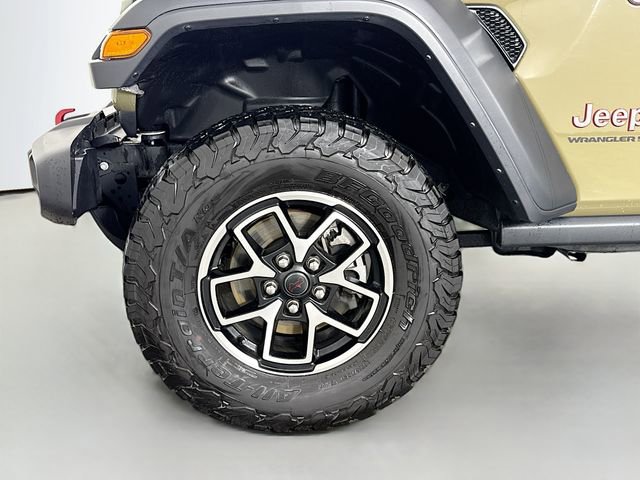 Used 2025 Jeep Wrangler Unlimited Rubicon AWD/4WD image 31